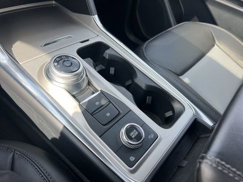 Certified 2022 Ford Explorer XLT w/ Equipment Group 202A image 16