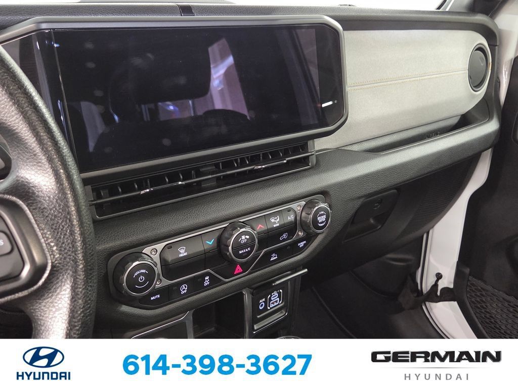 Used 2024 Jeep Wrangler Sport AWD/4WD image 17