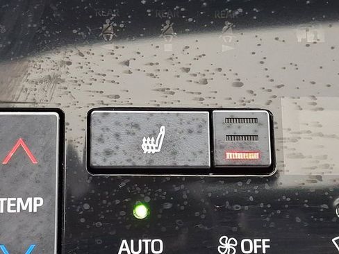Used 2019 Toyota Avalon XSE w/ Protection Package FWD image 24