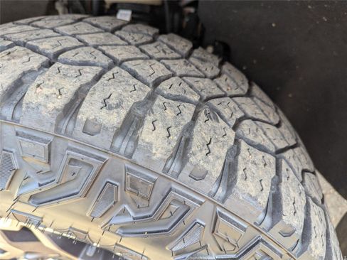 Used 2023 Chevrolet Colorado ZR2 w/ ZR2 Convenience Package III image 11