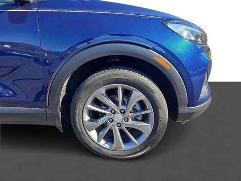 Used 2022 Buick Encore GX Essence w/ Advanced Technology Package image 2
