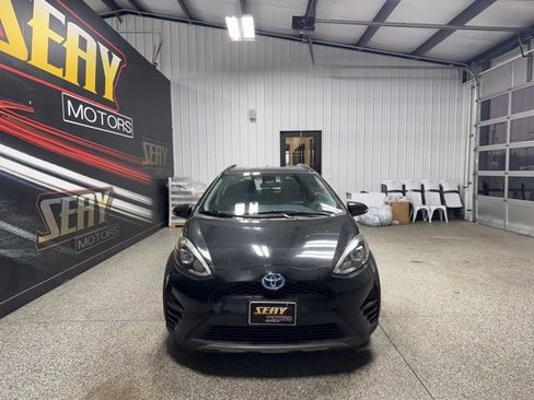 Used 2018 Toyota Prius C Three image 16