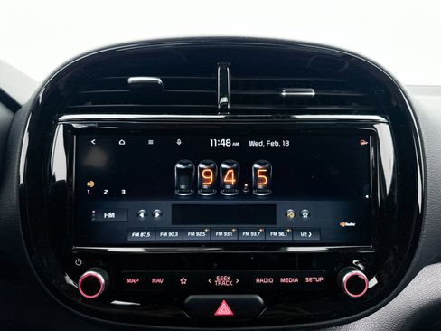 Used 2022 Kia Soul EX image 5