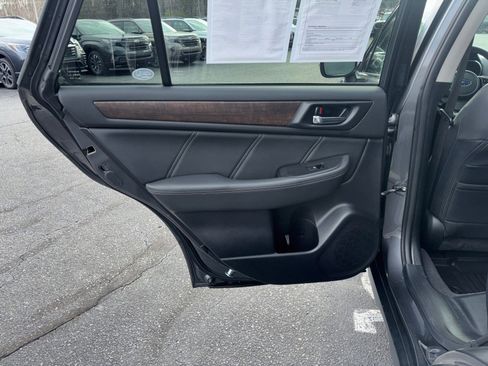 Used 2018 Subaru Outback 2.5i Limited image 31