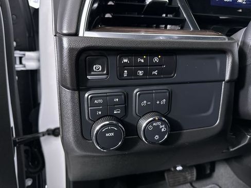 Used 2025 Chevrolet Tahoe LT AWD/4WD image 18