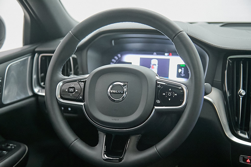 Certified 2024 Volvo S60 T8 Ultimate w/ Climate Package AWD/4WD image 28