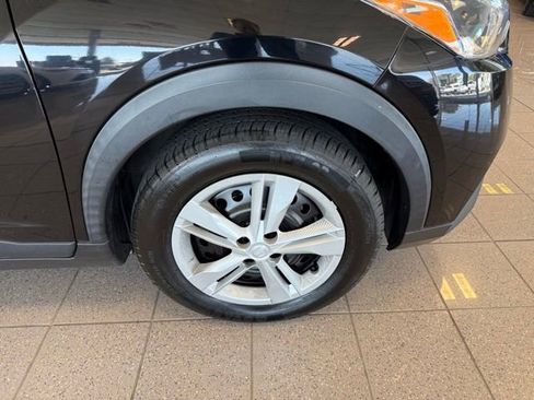 Used 2020 Nissan Kicks S image 10