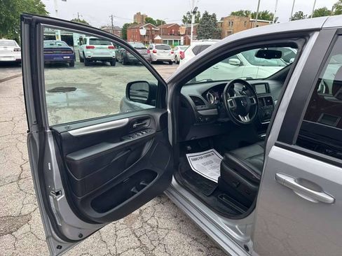 Used 2018 Dodge Grand Caravan GT FWD image 11