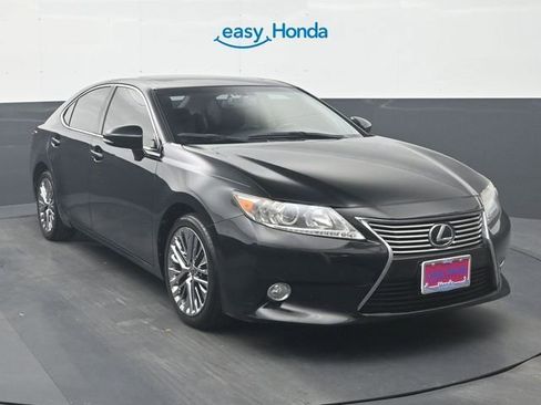 Used 2013 Lexus ES 350 w/ Luxury Pkg FWD image 2