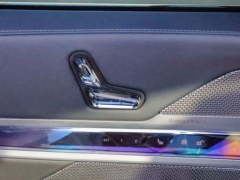 Used 2025 BMW 740i 740i w/ Premium Package image 21