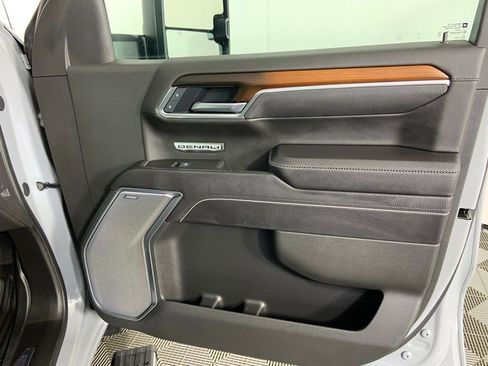 Used 2025 GMC Sierra 1500 Denali w/ Denali Reserve Package image 15
