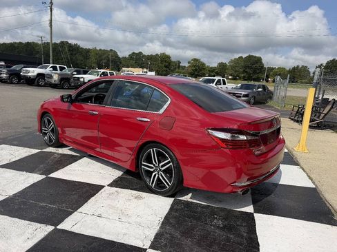 Used 2016 Honda Accord Sport image 7