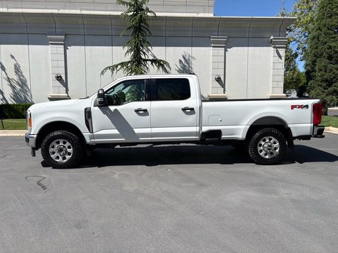Used 2023 Ford F350 XLT w/ FX4 Off-Road Package AWD/4WD image 12