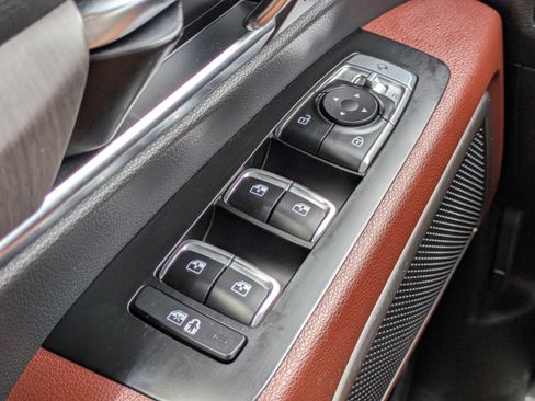 Used 2024 Kia Telluride EX w/ EX Captain's Chair Package FWD image 30
