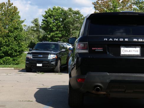 Used 2015 Land Rover Range Rover Sport Supercharged image 11