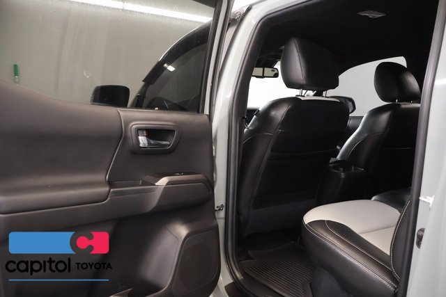 Certified 2022 Toyota Tacoma TRD Off-Road w/ Black Out Package (TMS) AWD/4WD image 29