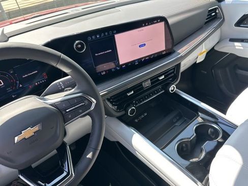 New 2025 Chevrolet Suburban Premier w/ Sun And Tow Package image 27