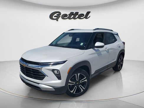 Used 2024 Chevrolet TrailBlazer LT w/ LT Cold Weather Package FWD image 1