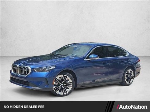 Used 2026 BMW i5 eDrive40 w/ Premium Package RWD image 1