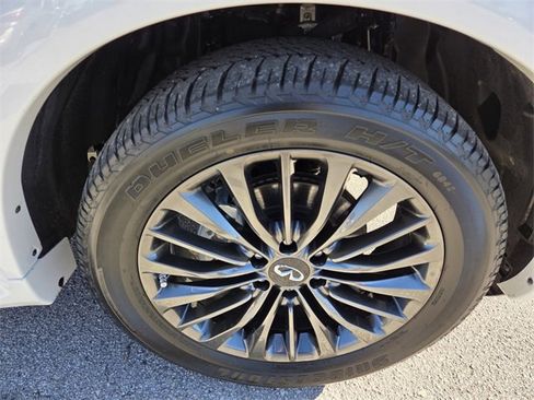 Certified 2024 INFINITI QX80 Sensory image 9