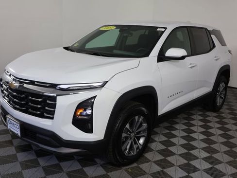 Used 2025 Chevrolet Equinox LT image 4