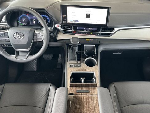 New 2026 Toyota Sienna Platinum AWD/4WD image 15