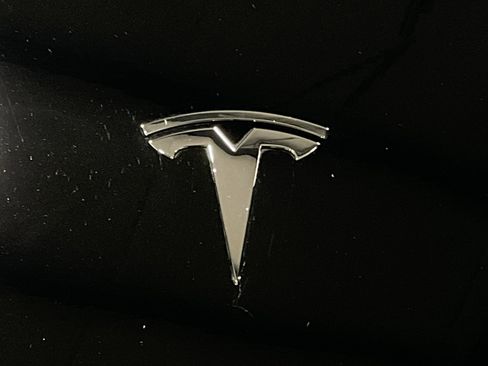 Used 2022 Tesla Model Y Performance image 9
