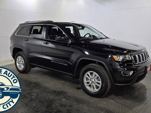 Used 2020 Jeep Grand Cherokee Laredo image 9