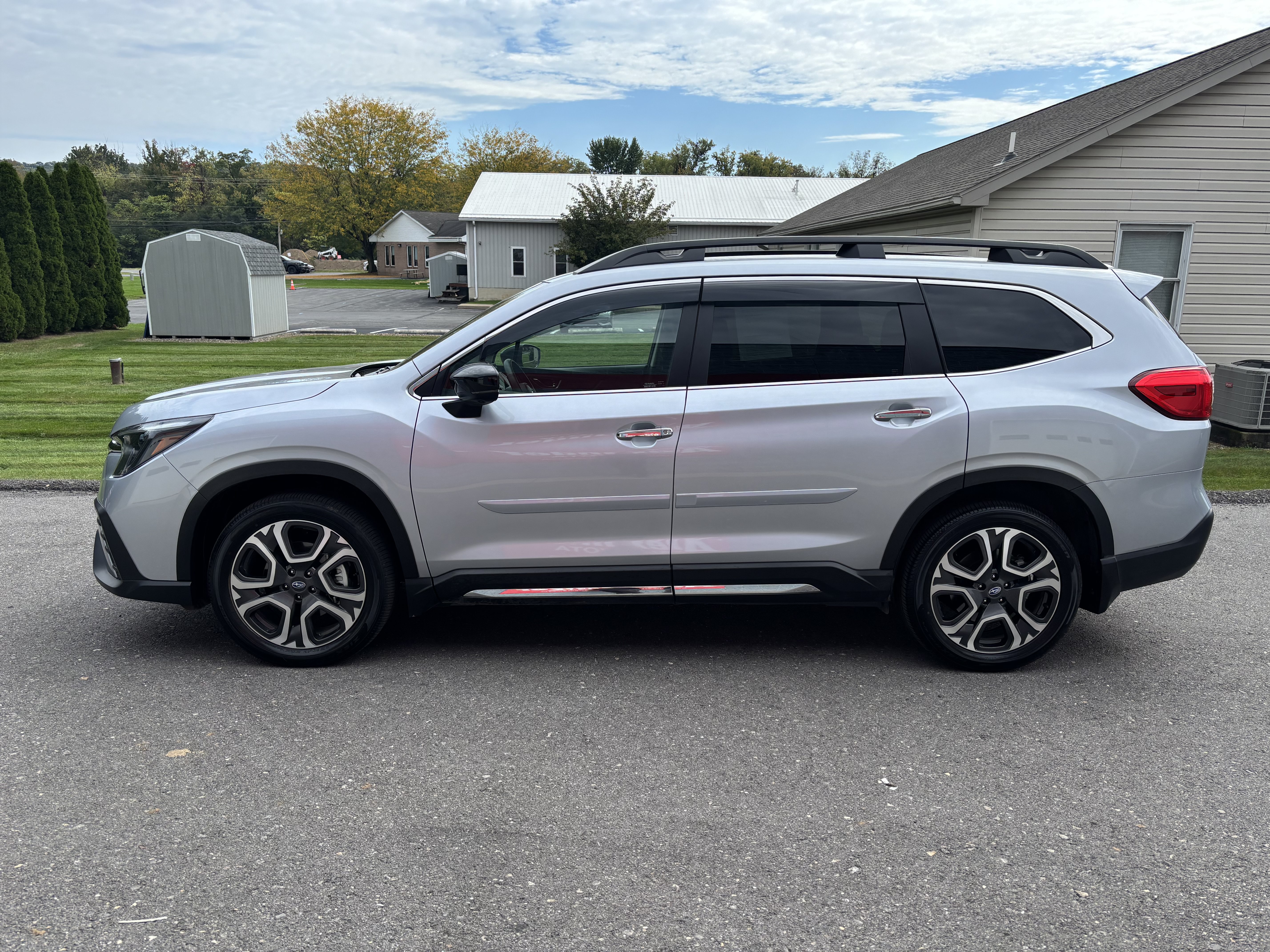 Used 2025 Subaru Ascent Touring w/ Popular Package #1 AWD/4WD image 7