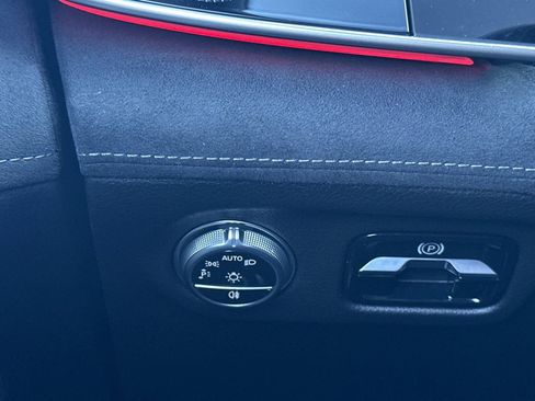 Certified 2022 Mercedes-Benz EQS 580 4MATIC Sedan w/ Pinnacle Trim Package image 33