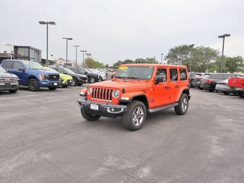 Used 2020 Jeep Wrangler Unlimited Sahara w/ Uconnect 4C Nav & Sound Group AWD/4WD image 3