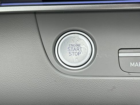 Used 2024 Hyundai Elantra SEL w/ Convenience Package image 22