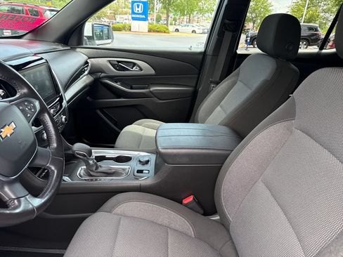 Used 2022 Chevrolet Traverse LT FWD image 13