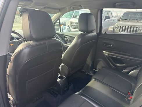 Used 2021 Chevrolet Trax LT w/ Driver Confidence Package image 24