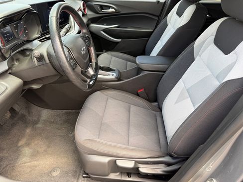 Used 2024 Chevrolet Trax RS FWD image 15