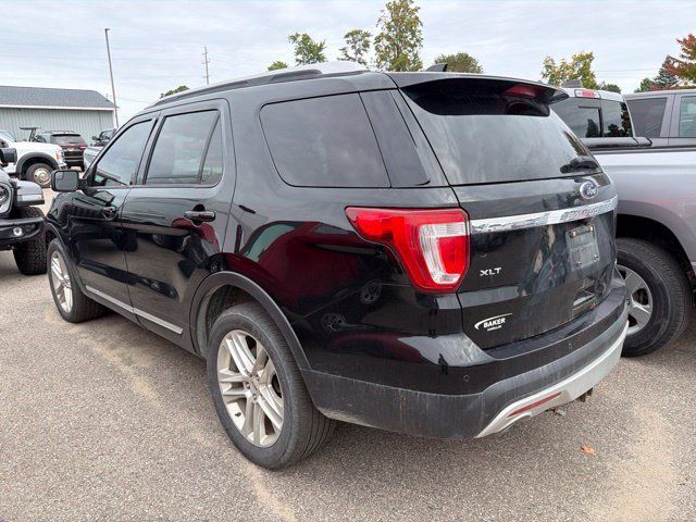 Used 2016 Ford Explorer XLT w/ Equipment Group 202A AWD/4WD image 4