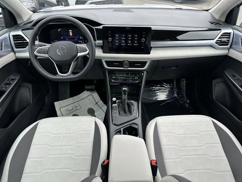 New 2026 Volkswagen Taos SE image 27