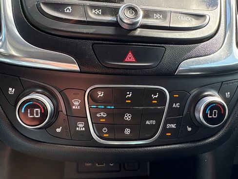 Used 2019 Chevrolet Equinox Premier FWD image 18