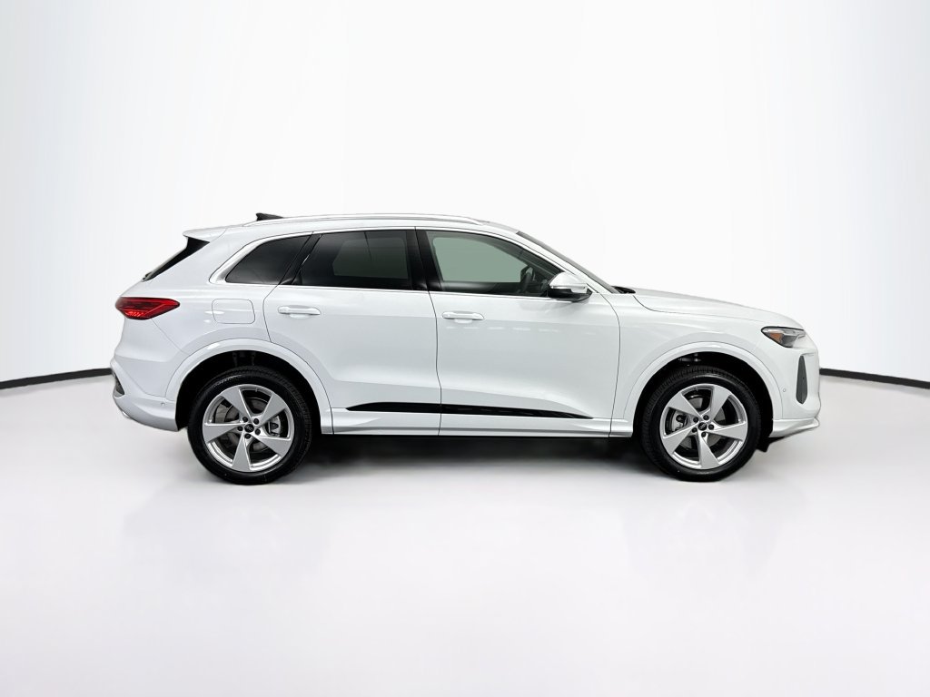 Used 2025 Audi Q5 Premium Plus AWD/4WD image 5