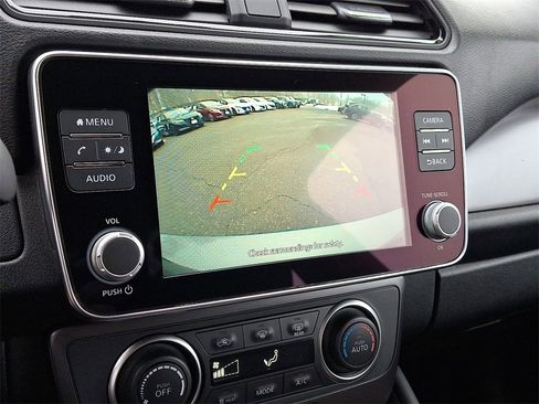 Used 2024 Nissan Leaf S image 18