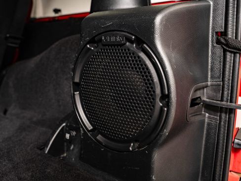 Used 2012 Jeep Wrangler Unlimited Rubicon w/ Dual Top Group AWD/4WD image 21