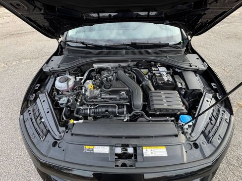 Used 2025 Volkswagen Jetta SE image 27