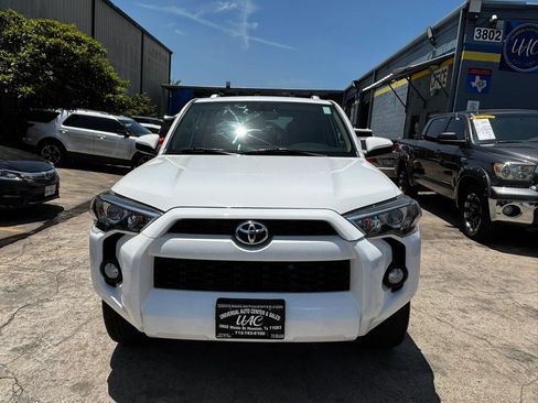 Used 2018 Toyota 4Runner SR5 RWD image 2