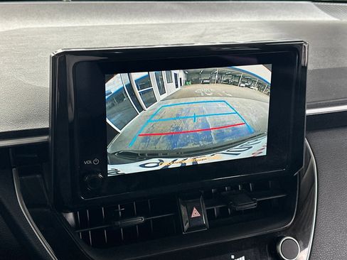 Used 2025 Toyota Corolla LE FWD image 16