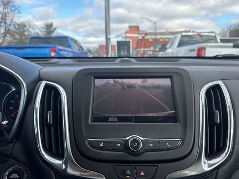 Used 2023 Chevrolet Equinox LT image 23