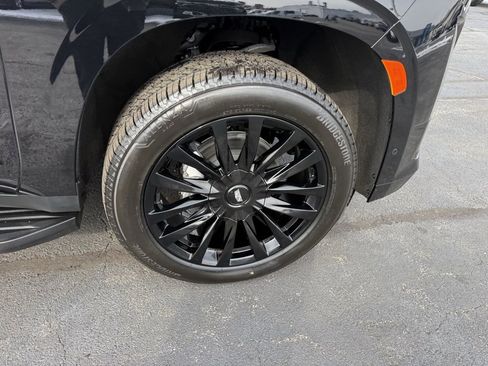 Certified 2023 Cadillac Escalade Premium Luxury image 9