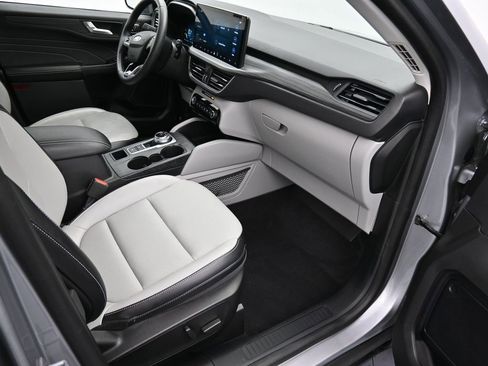 Certified 2023 Ford Escape Platinum image 21
