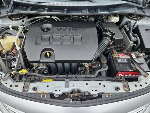 Used 2013 Toyota Corolla LE FWD image 26