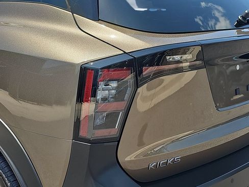 Used 2026 Nissan Kicks SV w/ SV Premium Package FWD image 33