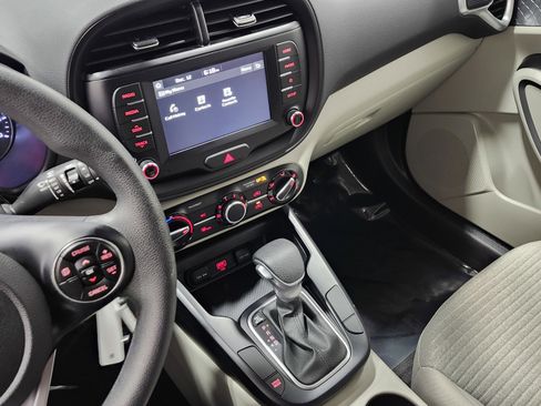 Used 2021 Kia Soul S image 27